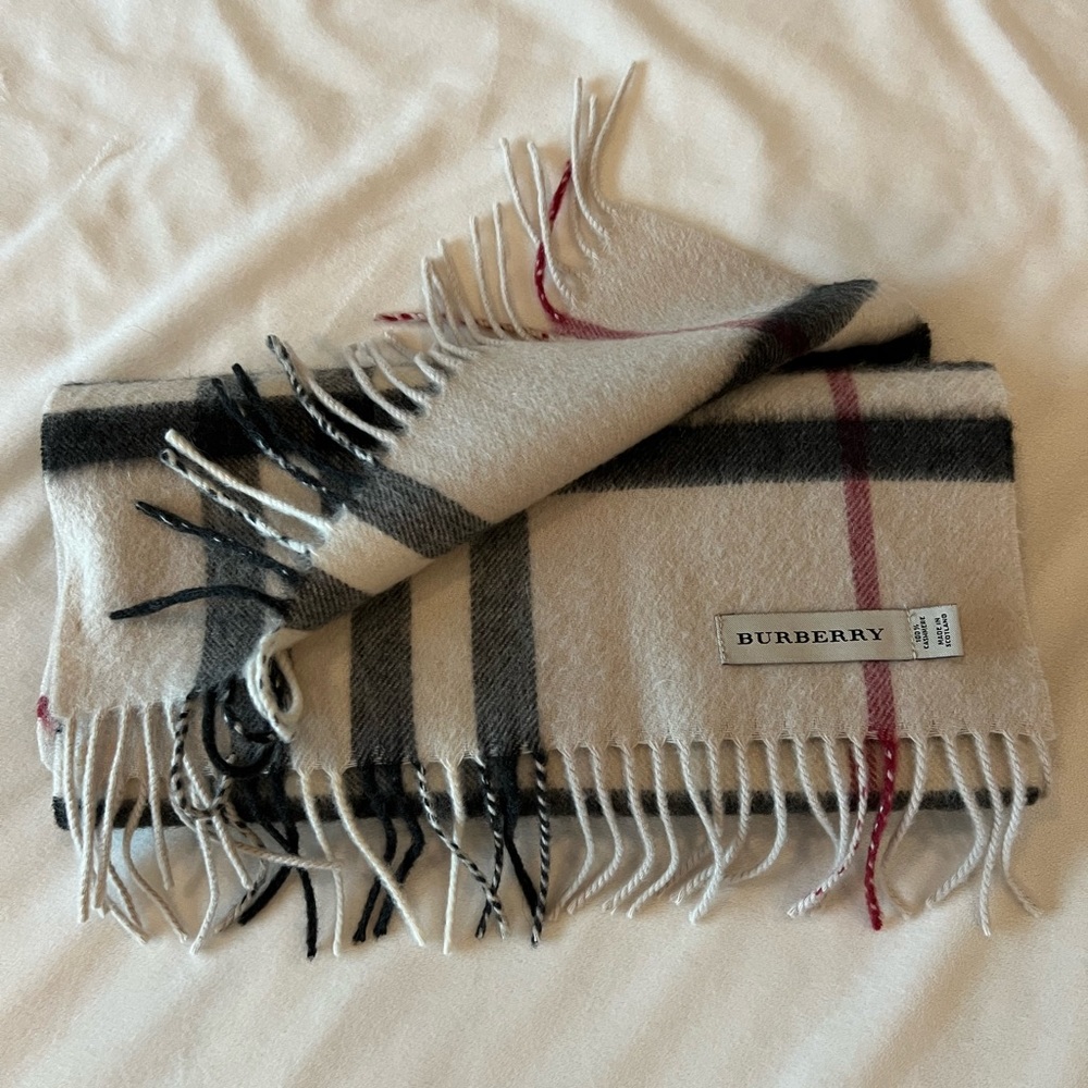 BURBERRY Check Cashmere Scarf